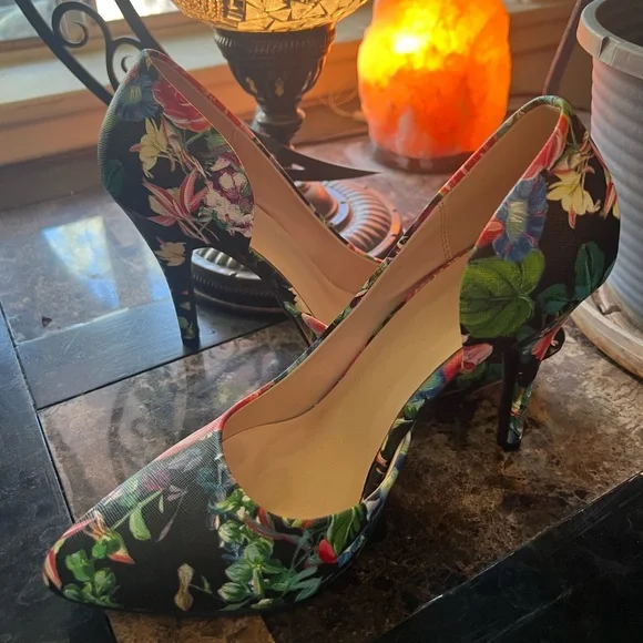 Beautiful Floral high heels - Picture 4 of 11
